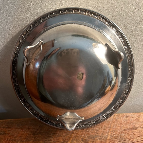 ONEIDA 1966 Shallow silver plate footed round bowl rose pattern vintage - Picture 4 of 10